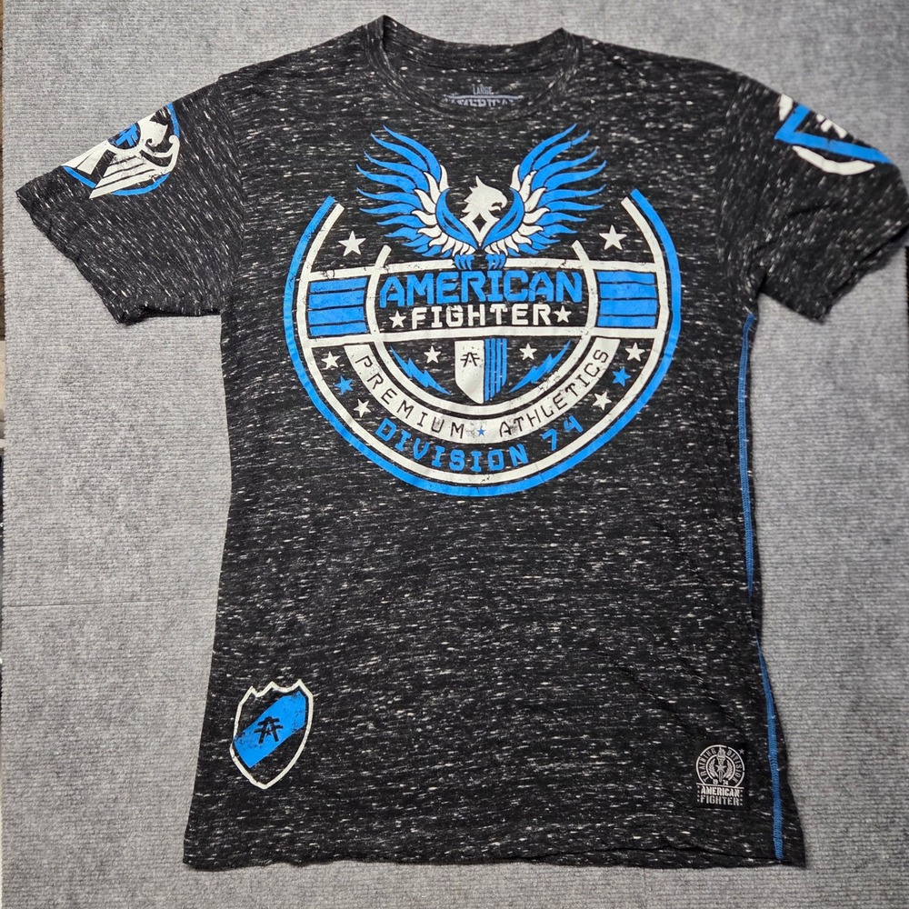 American Fighter Buckle Mens Large T-Shirt Charcoal Grey Blue Graphic Tee L